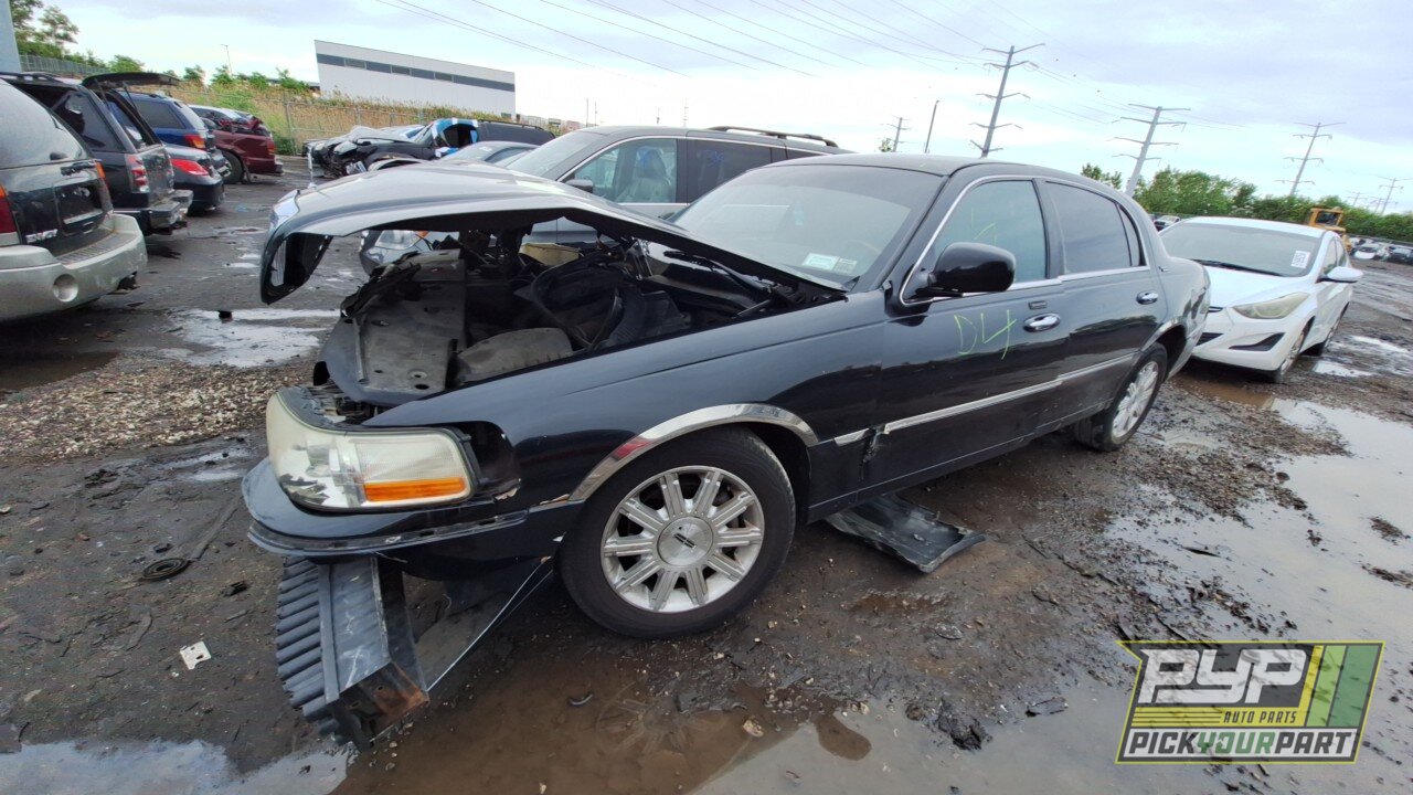 Photo of 2011 Lincoln Town Car