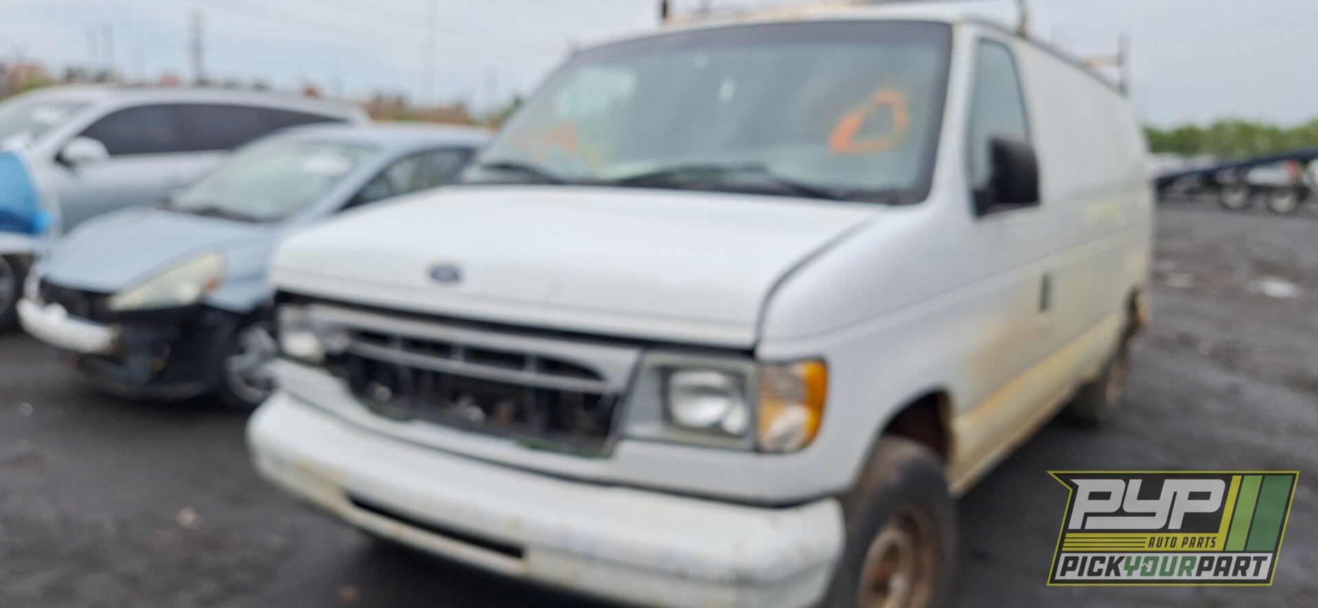 Photo of 1999 Ford E-150 Econoline
