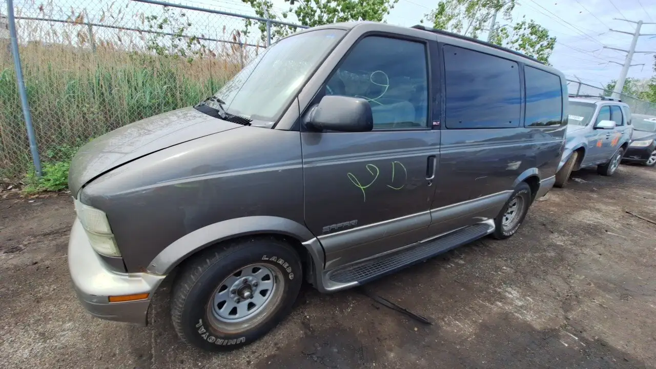 Photo of 2001 Gmc Safari