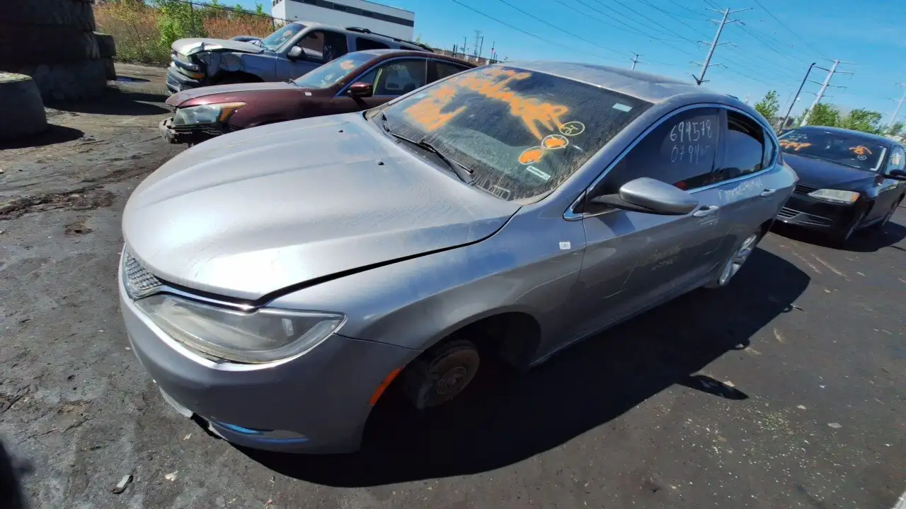 Photo of 2015 Chrysler 200