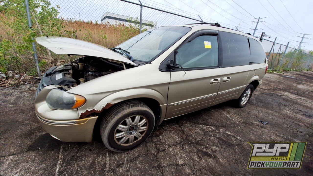 Photo of 2005 Chrysler Town & Country