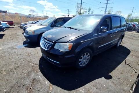 Photo of 2014 Chrysler Town & Country