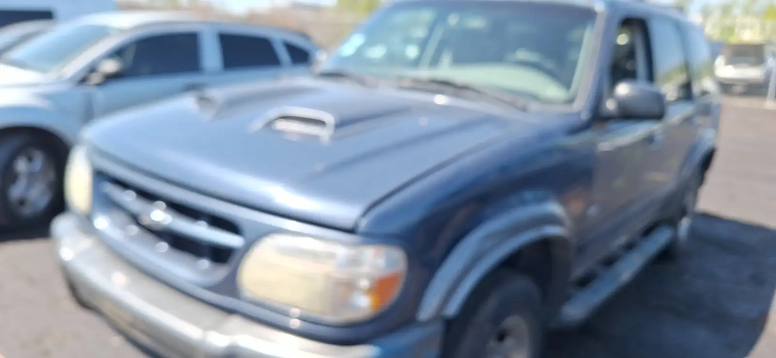 Photo of 1999 Ford Explorer