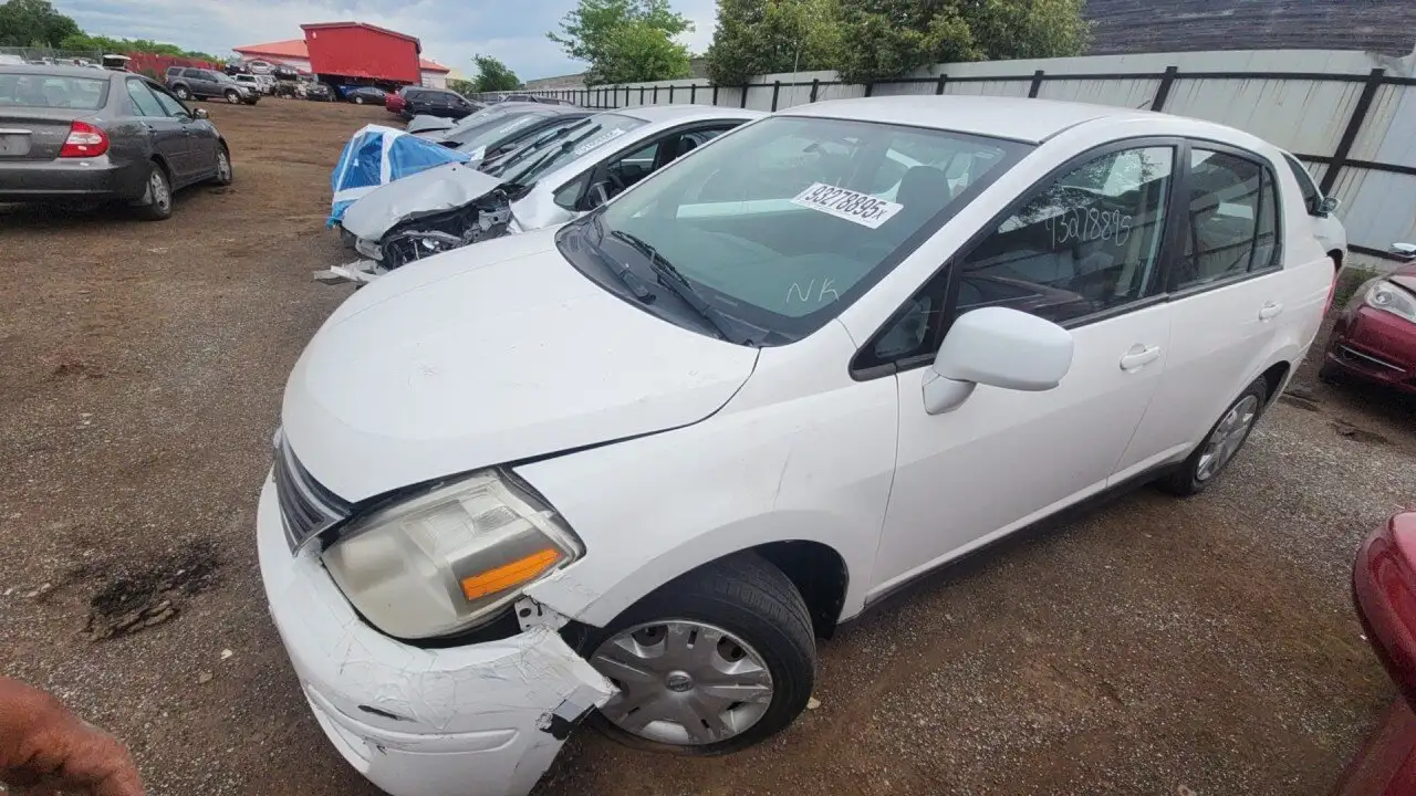 Photo of 2011 Nissan Versa