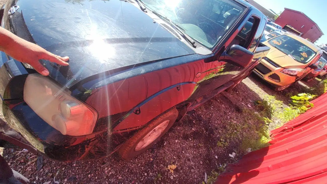 Photo of 2002 Nissan Frontier