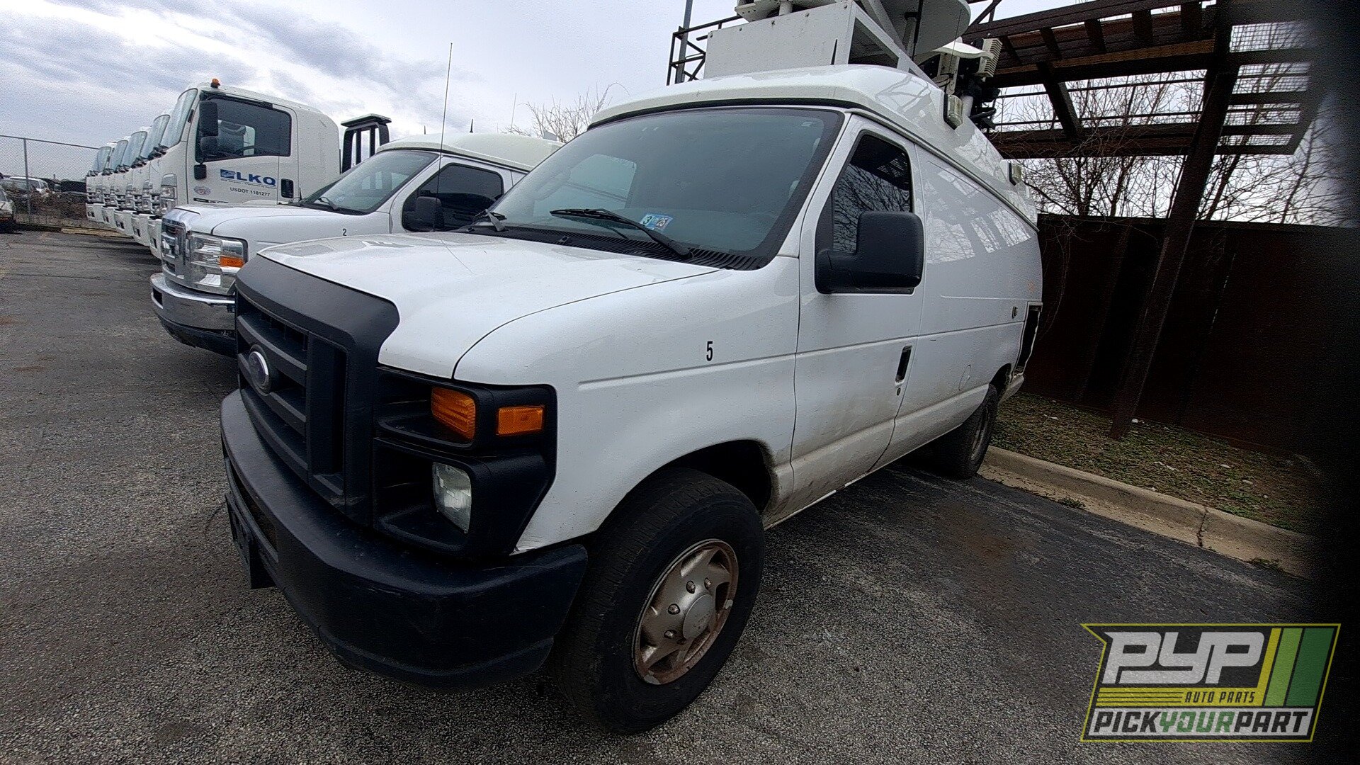 Photo of 2013 Ford E-350 Super Duty