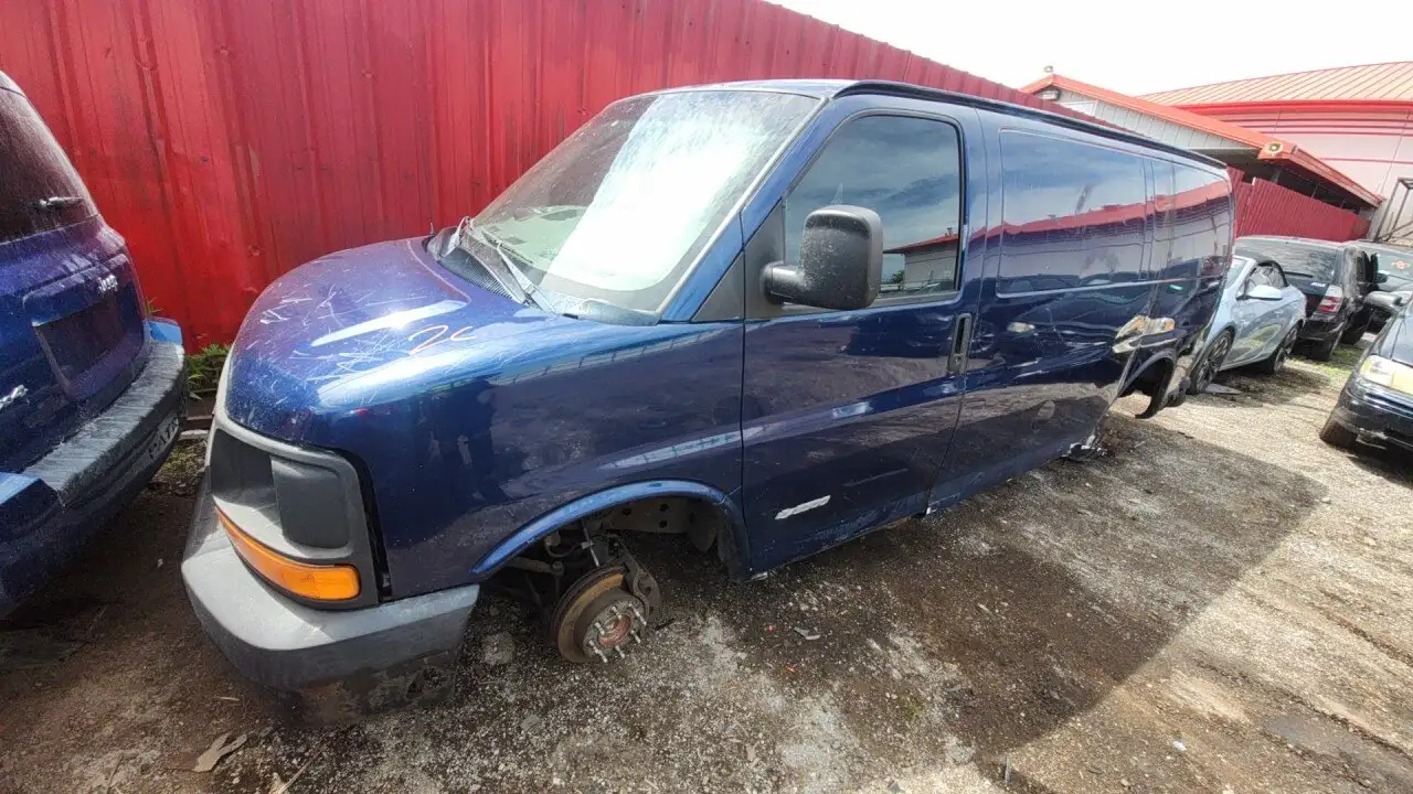 Photo of 2003 Chevrolet Express 3500
