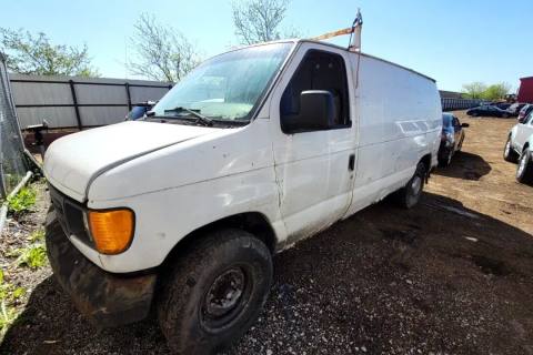 Photo of 2003 Ford E-350 Super Duty