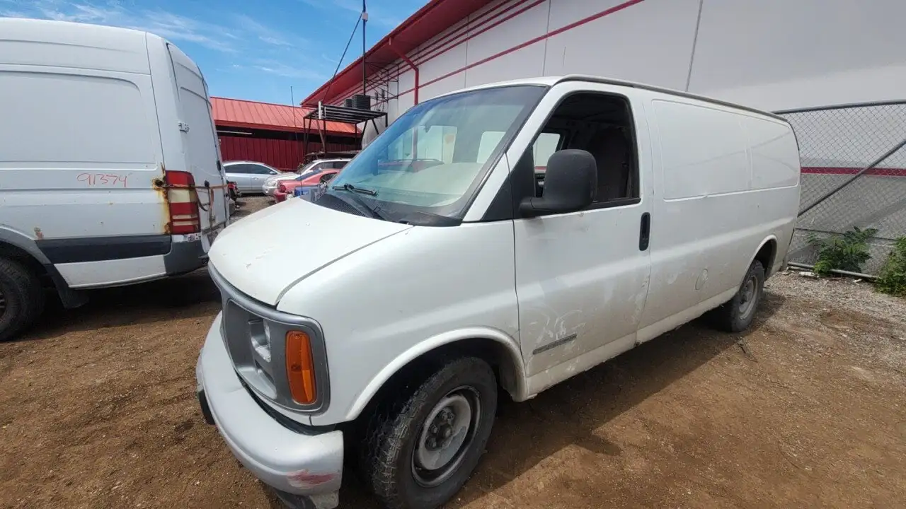 Photo of 2002 Gmc Savana 2500