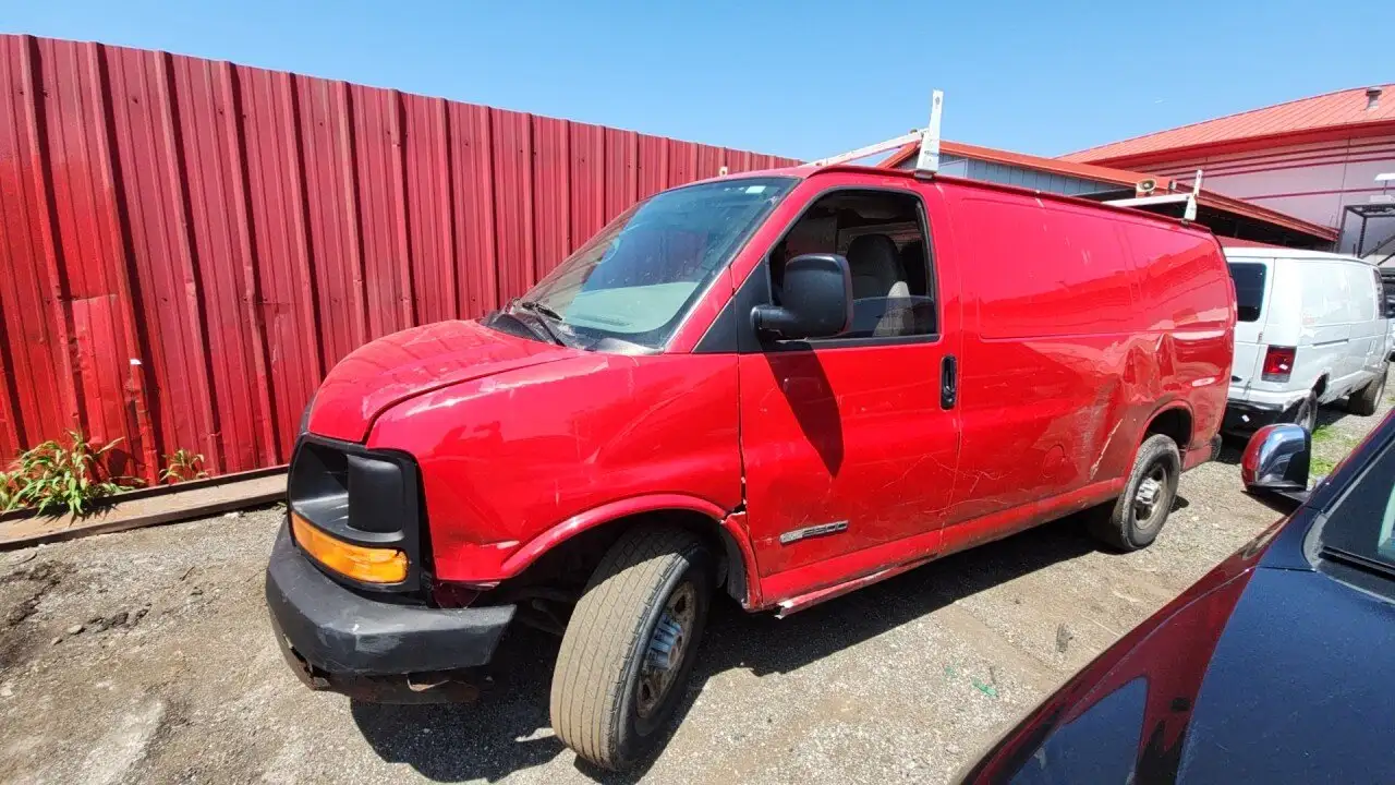 Photo of 2005 Gmc Savana 2500