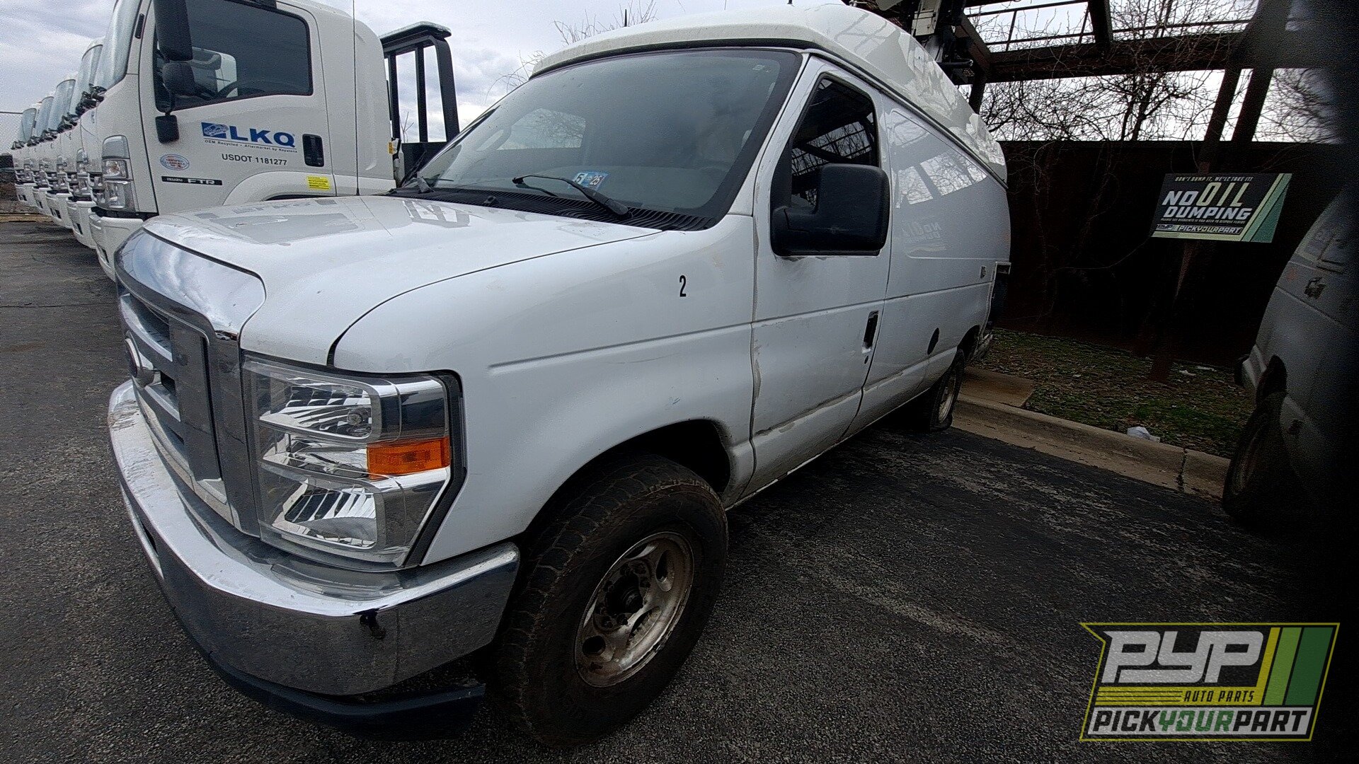 Photo of 2014 Ford E-350 Super Duty