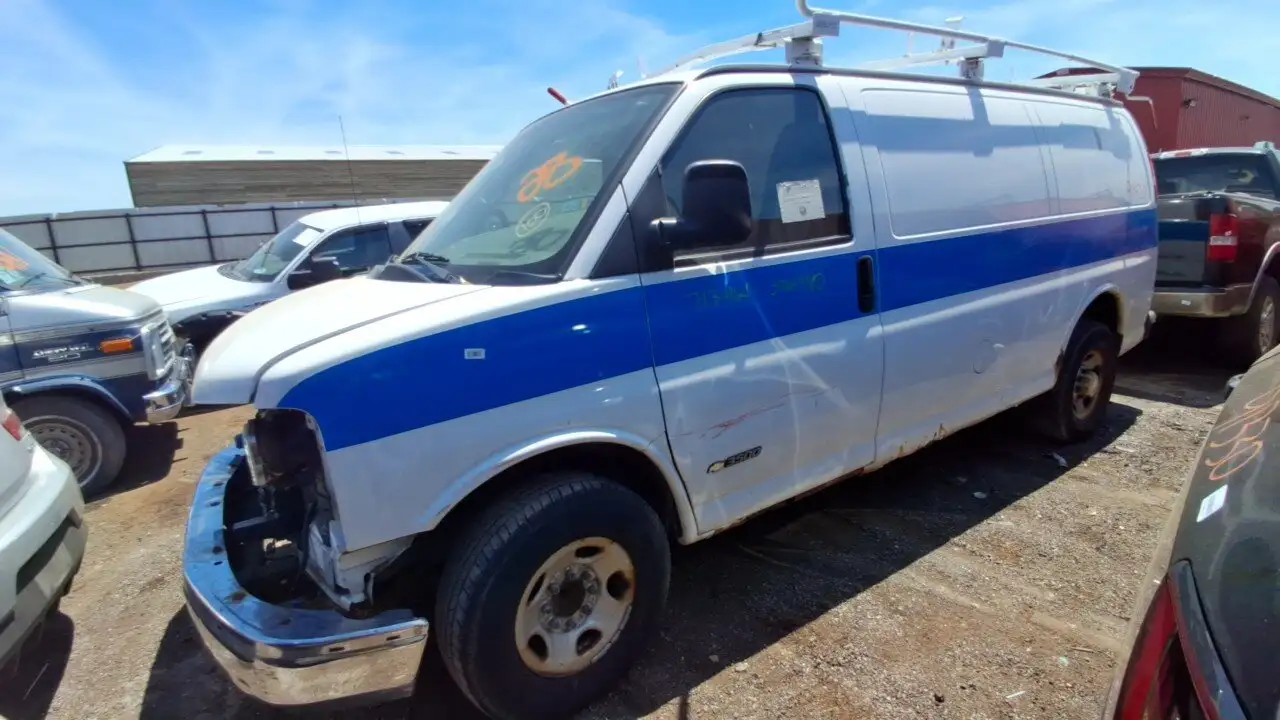 Photo of 2005 Chevrolet Express 3500