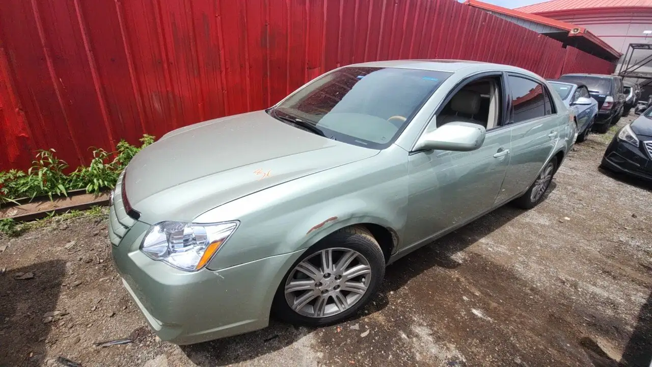 Photo of 2006 Toyota Avalon