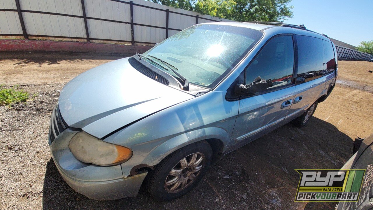 Photo of 2005 Chrysler Town & Country