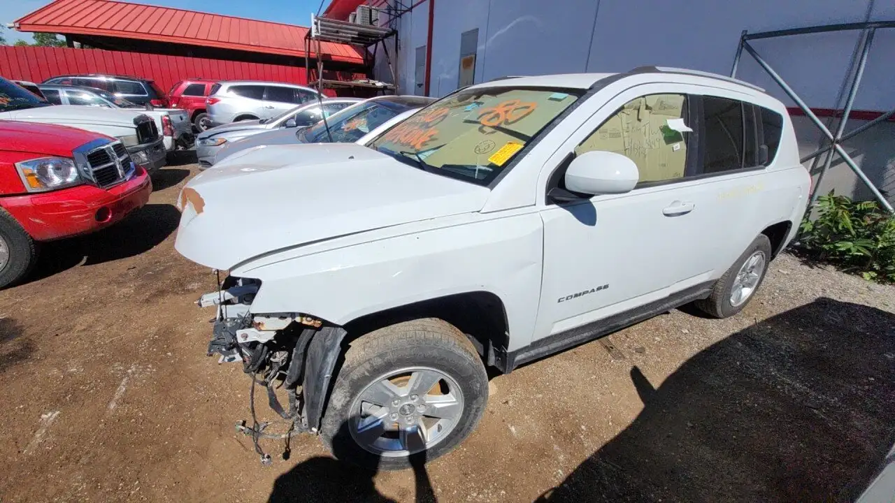 Photo of 2015 Jeep Compass