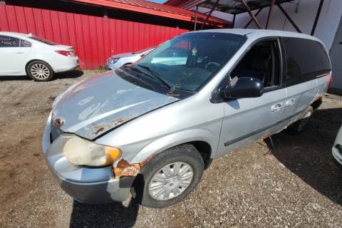 Photo of 2005 Chrysler Town & Country