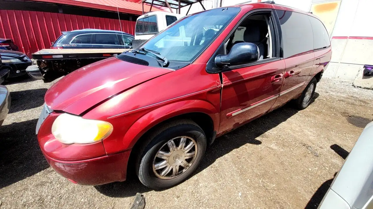 Photo of 2006 Chrysler Town & Country