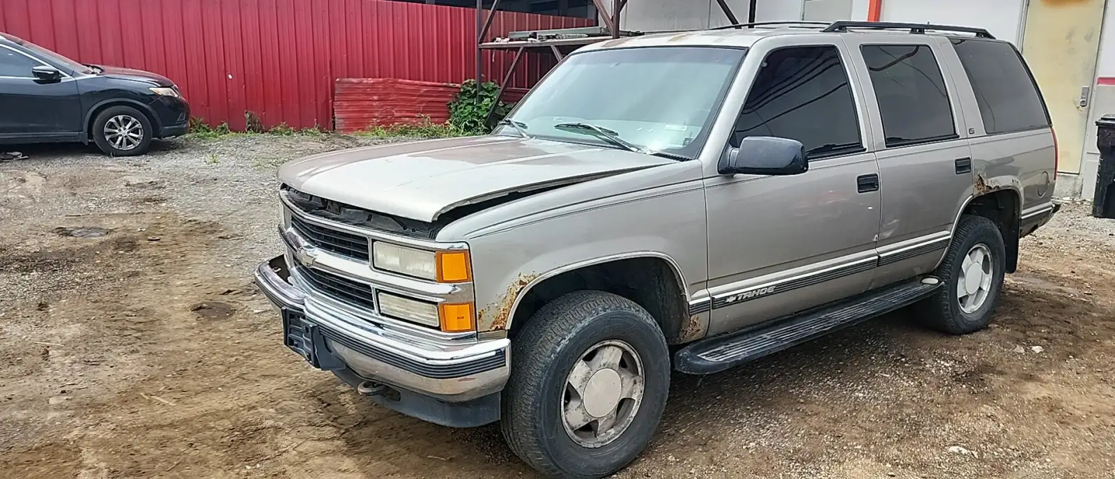 Photo of 1999 Chevrolet Tahoe
