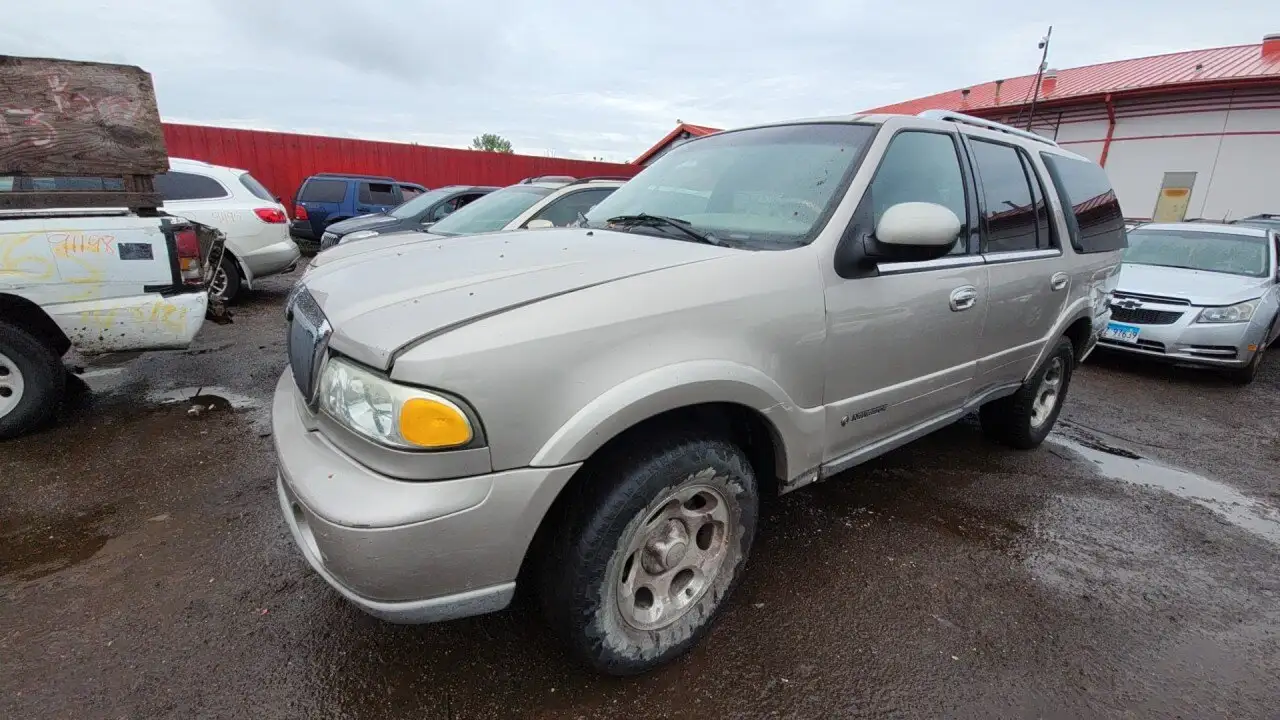 Photo of 2002 Lincoln Navigator