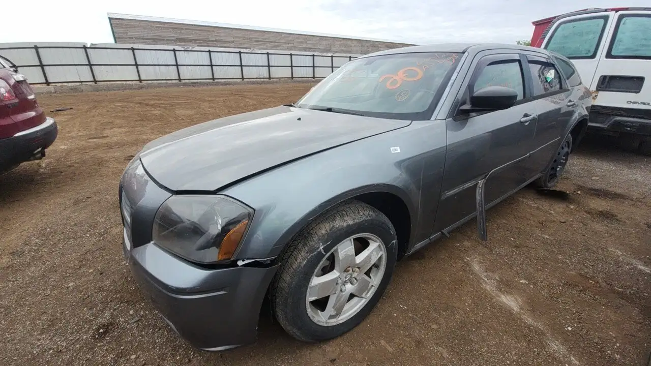 Photo of 2005 Dodge Magnum