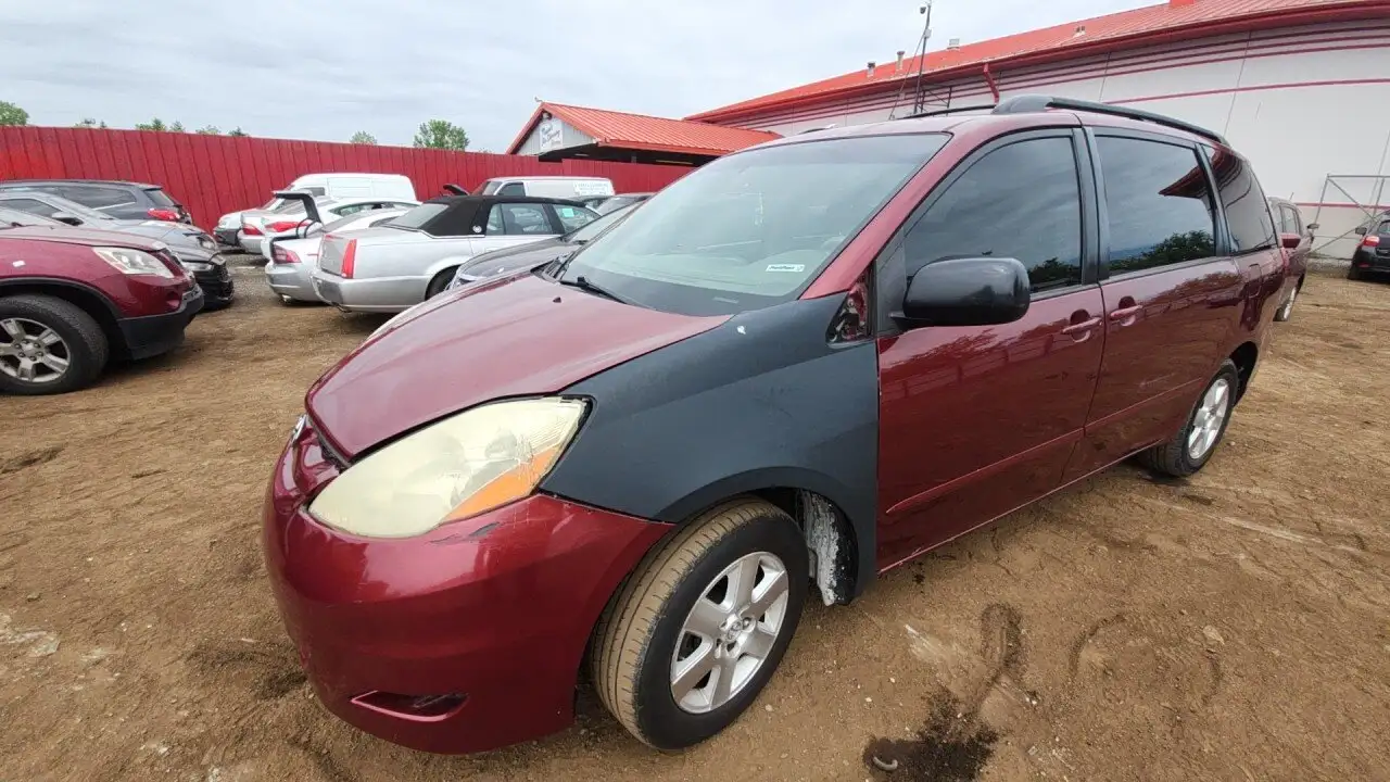 Photo of 2009 Toyota Sienna