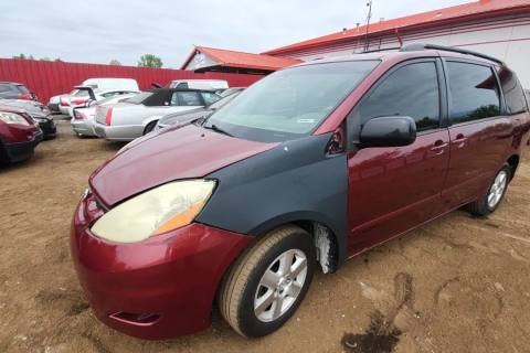 Photo of 2009 Toyota Sienna