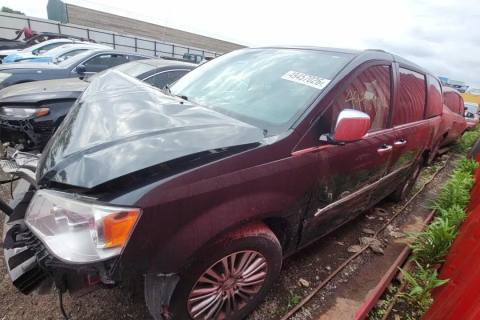 Photo of 2014 Chrysler Town & Country