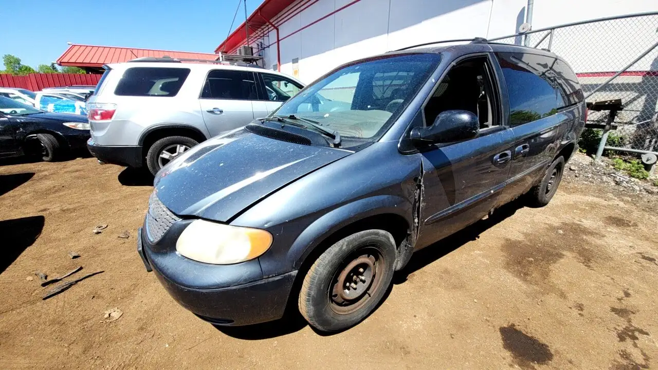 Photo of 2002 Chrysler Town & Country