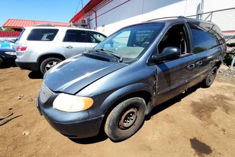 Photo of 2002 Chrysler Town & Country