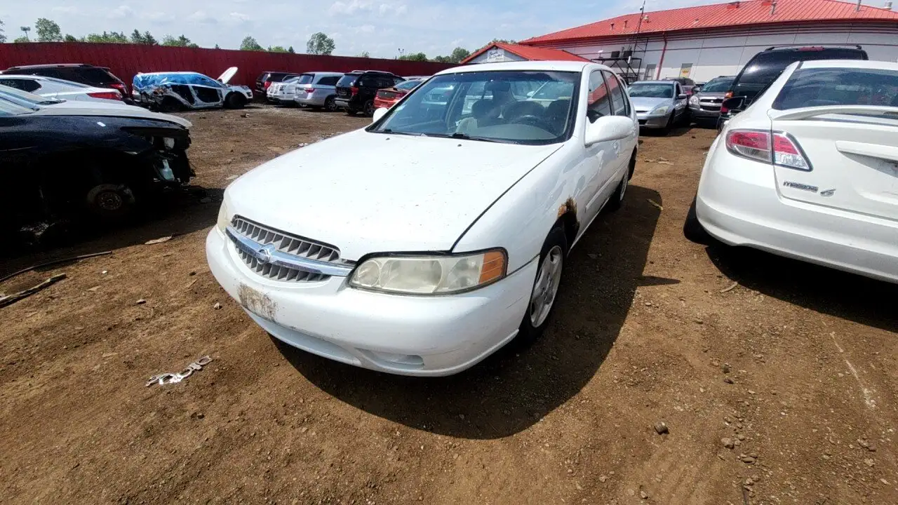 Photo of 2000 Nissan Altima