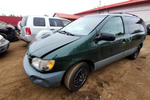 Photo of 2000 Toyota Sienna