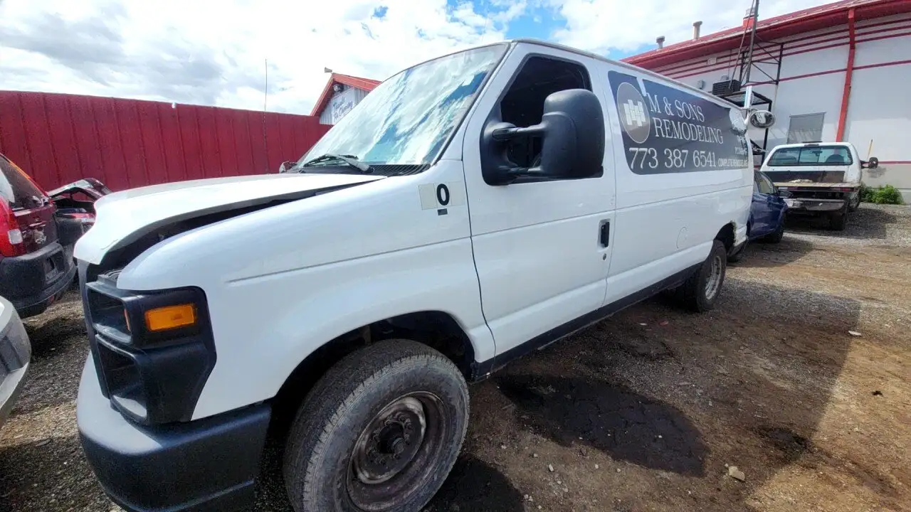 Photo of 2010 Ford E-150