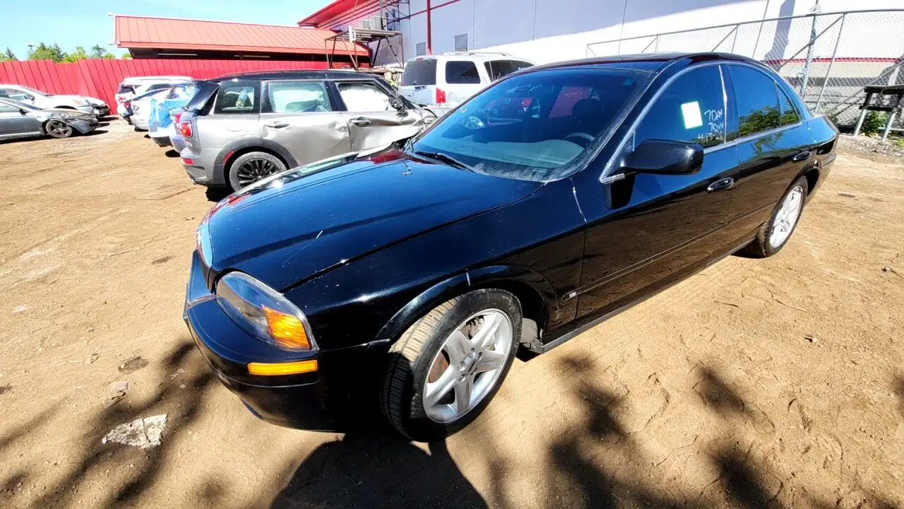 Photo of 2000 Lincoln Ls