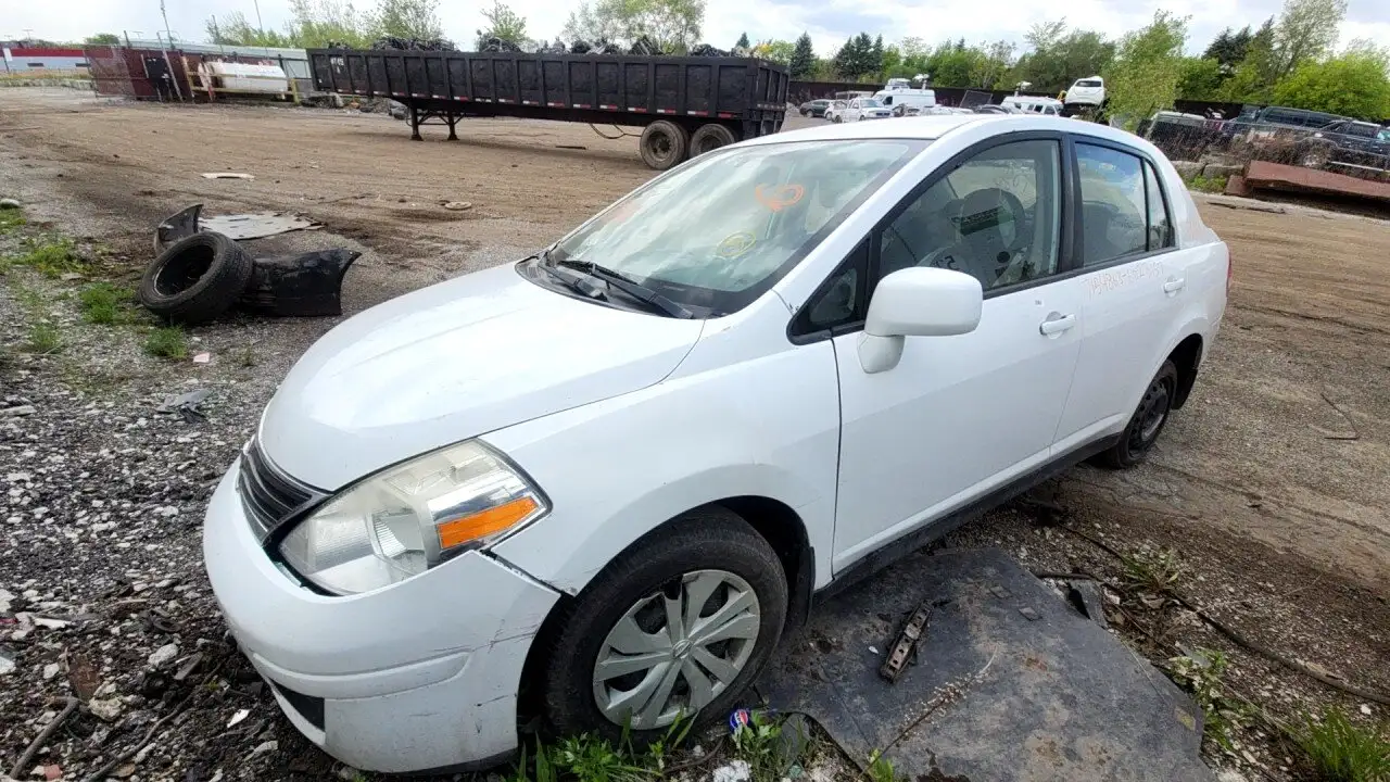Photo of 2011 Nissan Versa