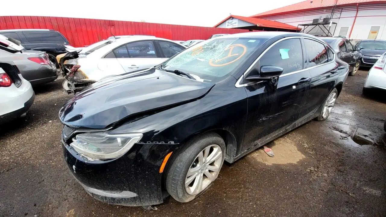 Photo of 2015 Chrysler 200