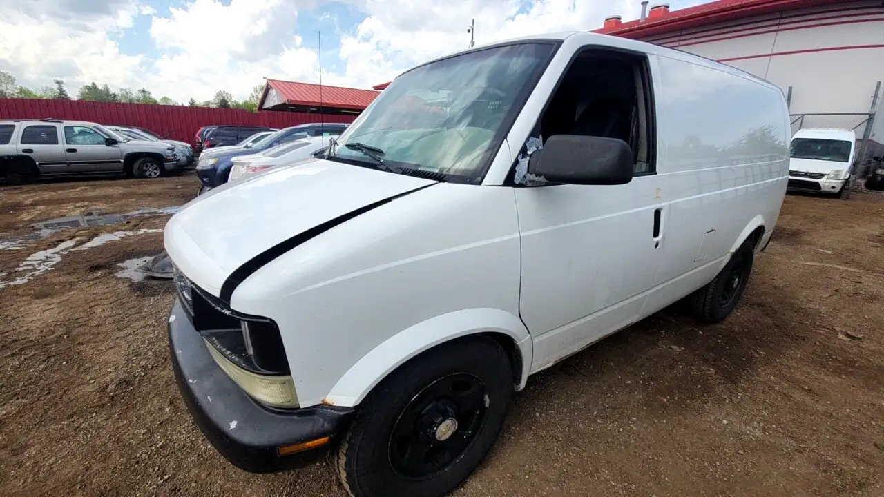 Photo of 2004 Chevrolet Astro