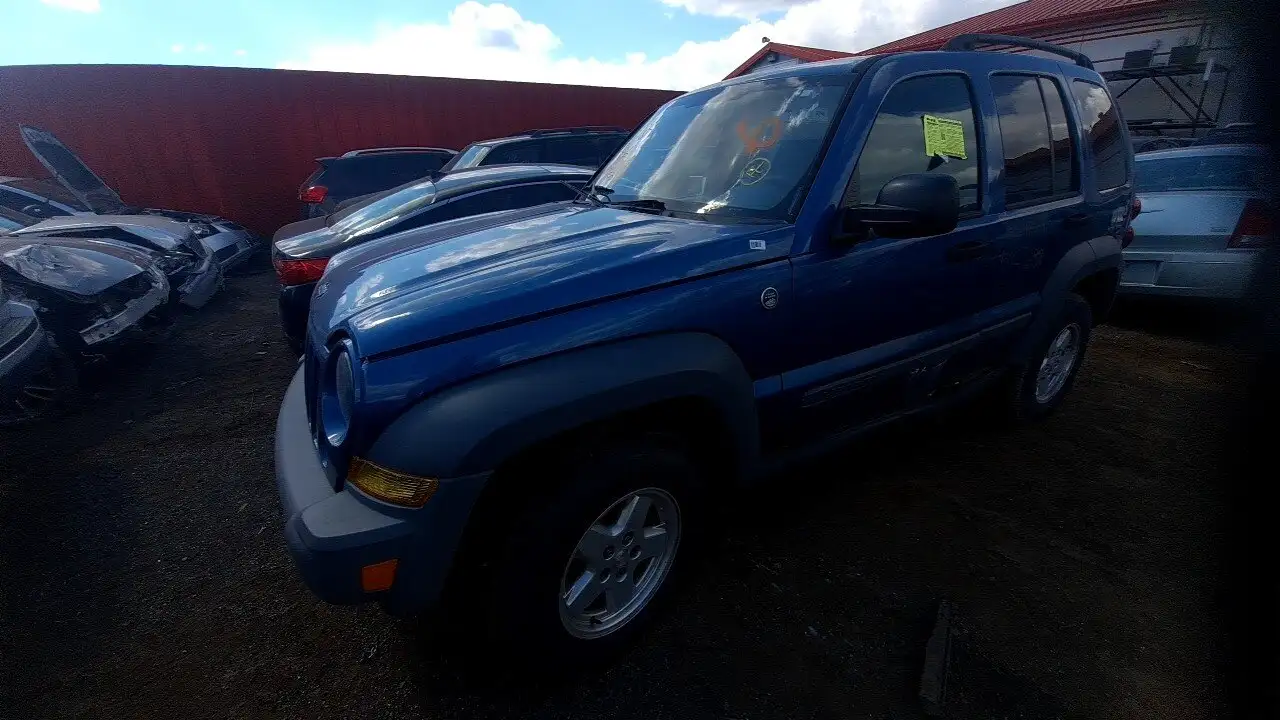 Photo of 2005 Jeep Liberty