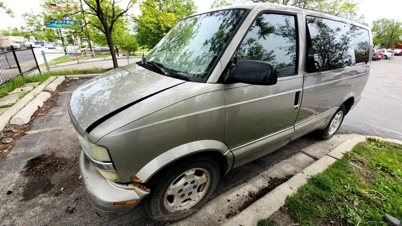 Photo of 2004 Chevrolet Astro