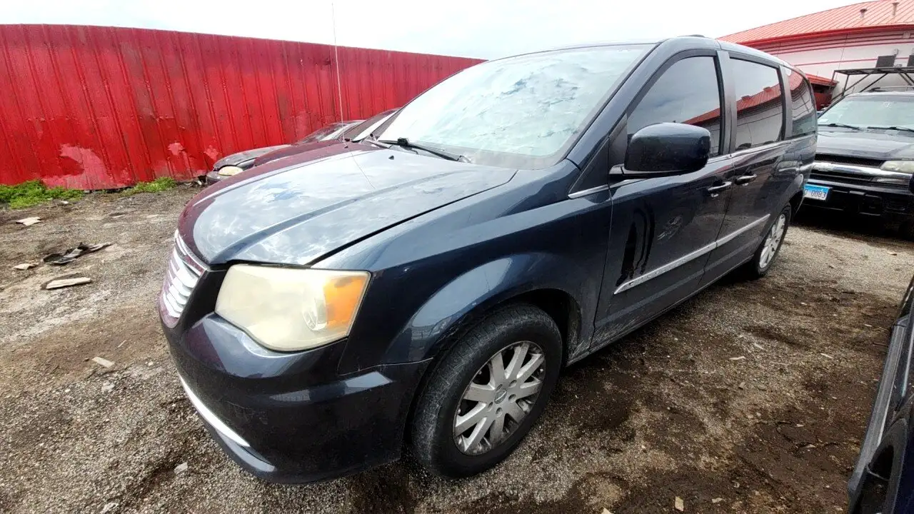 Photo of 2013 Chrysler Town & Country