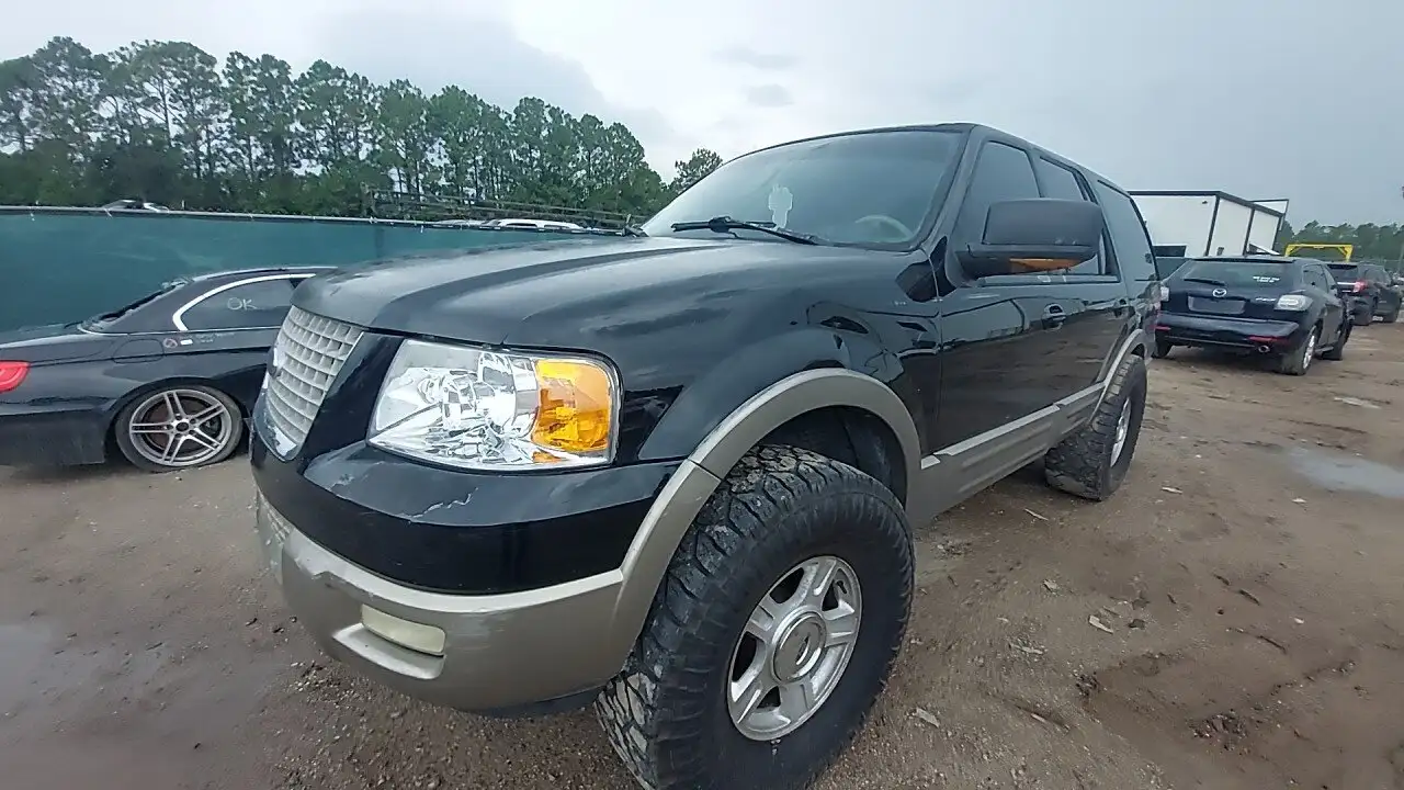Photo of 2003 Ford Expedition