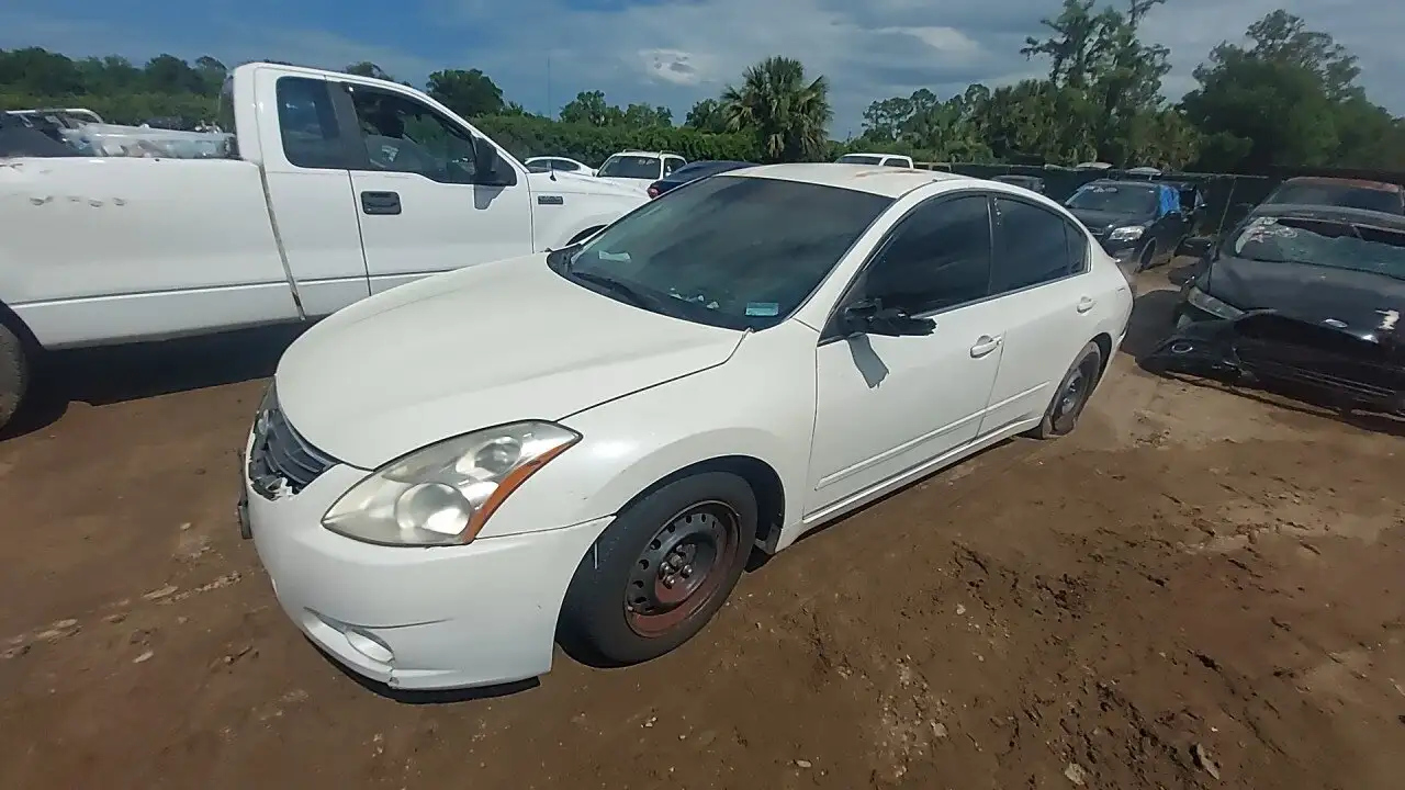 Photo of 2010 Nissan Altima