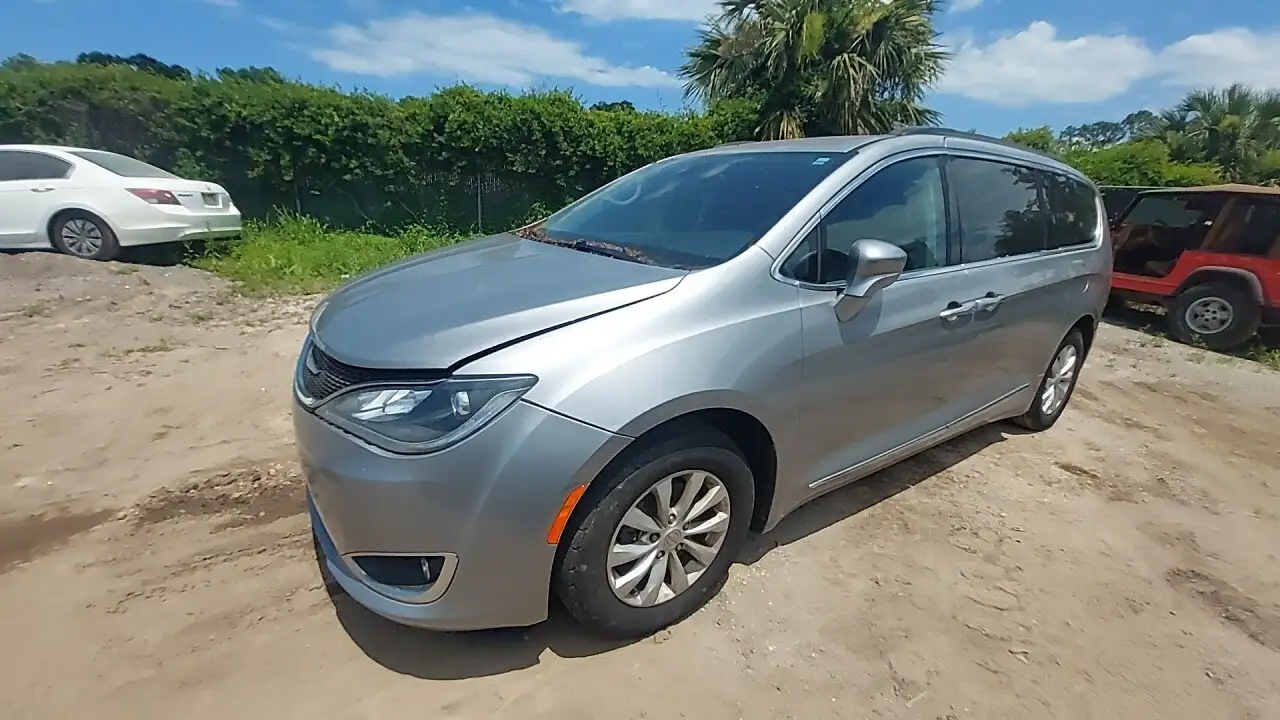 Photo of 2017 Chrysler Pacifica