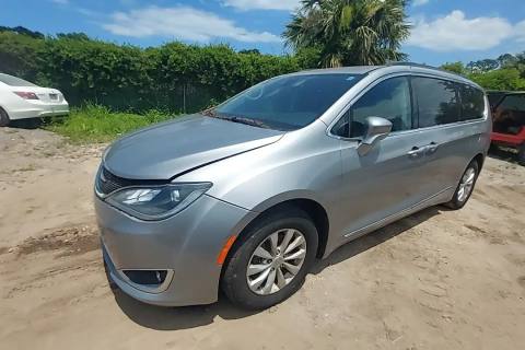 Photo of 2017 Chrysler Pacifica