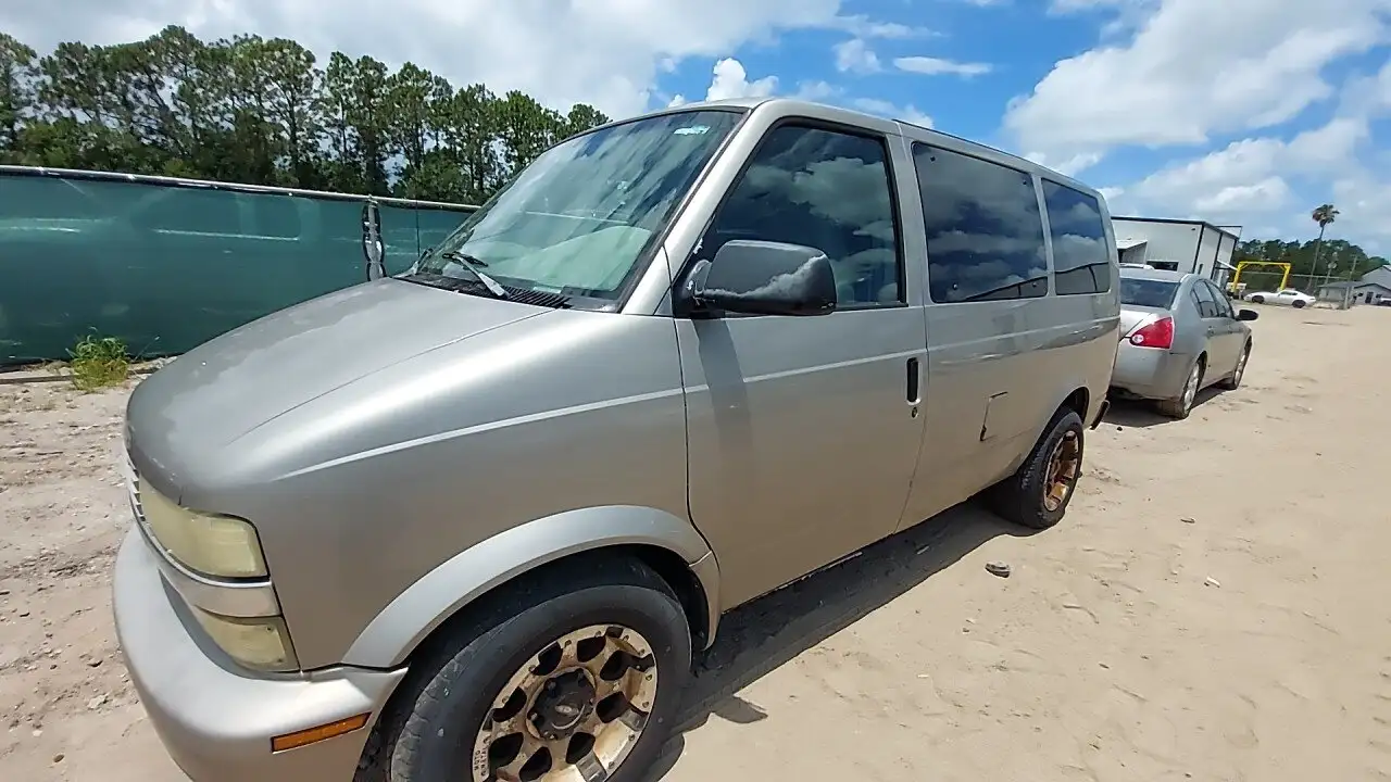 Photo of 2003 Chevrolet Astro