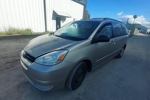 Photo of 2004 Toyota Sienna