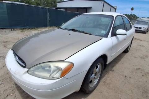 Photo of 2002 Ford Taurus
