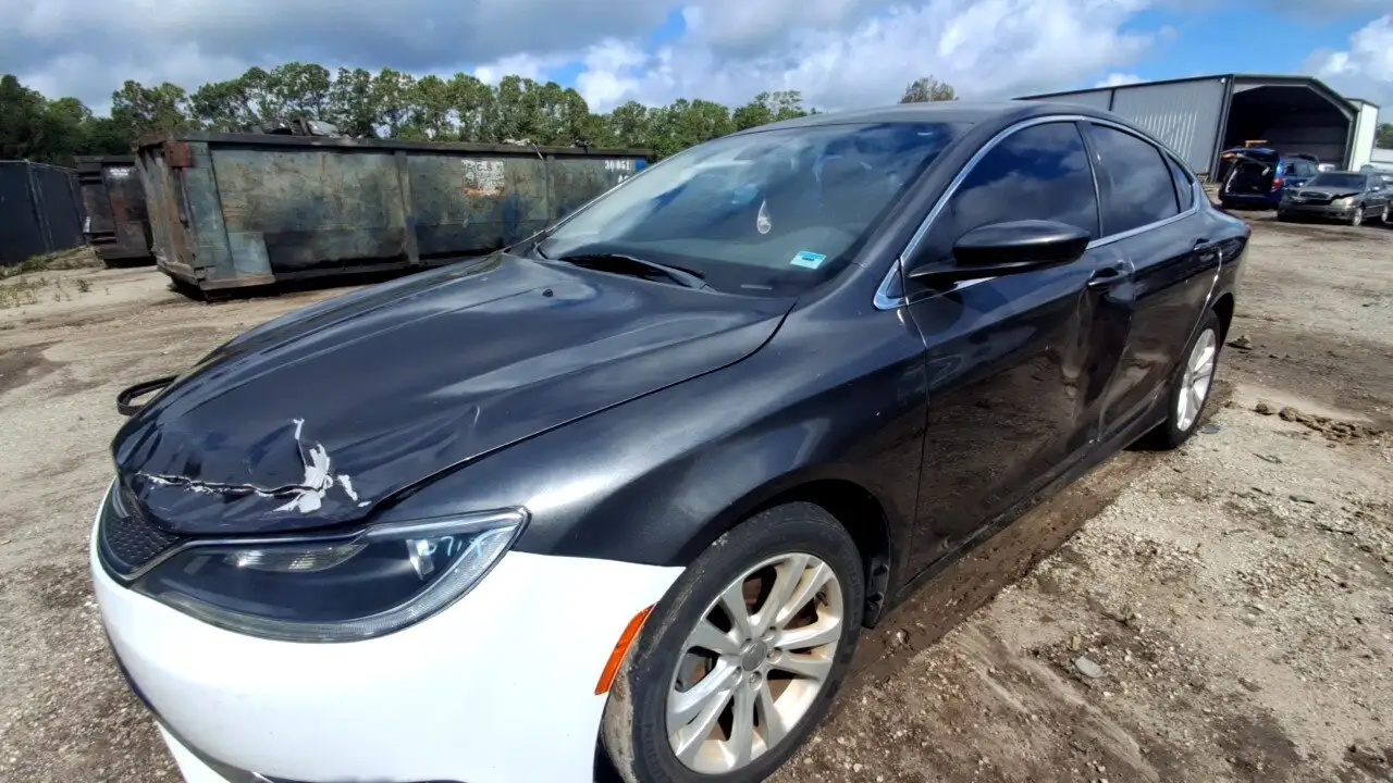 Photo of 2015 Chrysler 200