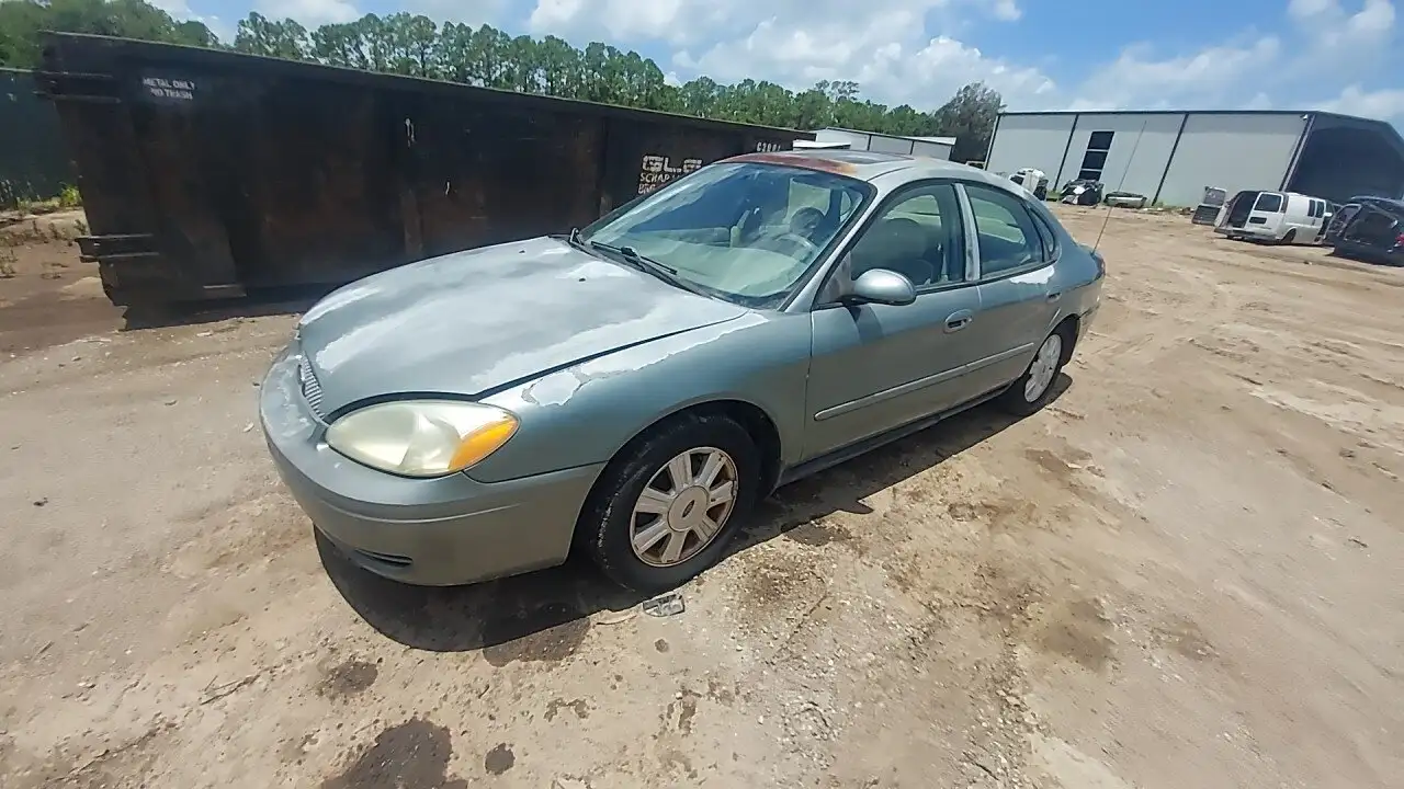 Photo of 2006 Ford Taurus