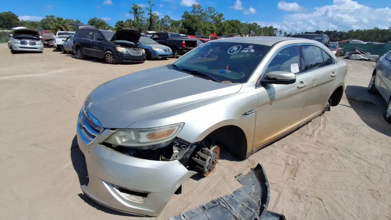 Photo of 2010 Ford Taurus
