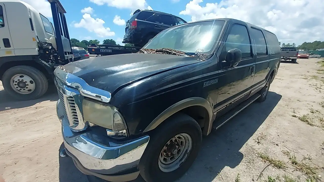 Photo of 2002 Ford Excursion